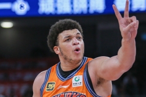 真人百家乐规则-探长：上海今天是有机会的 洛夫顿&amp;哈维应该知道CBA季后赛强度了