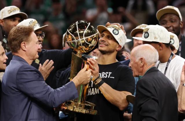 真人百家乐技巧-哲学家！马祖拉：卫冕压力为0 不久之后我们都会死